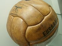 صورة من اخترع كرة القدم ويكيبيديا
