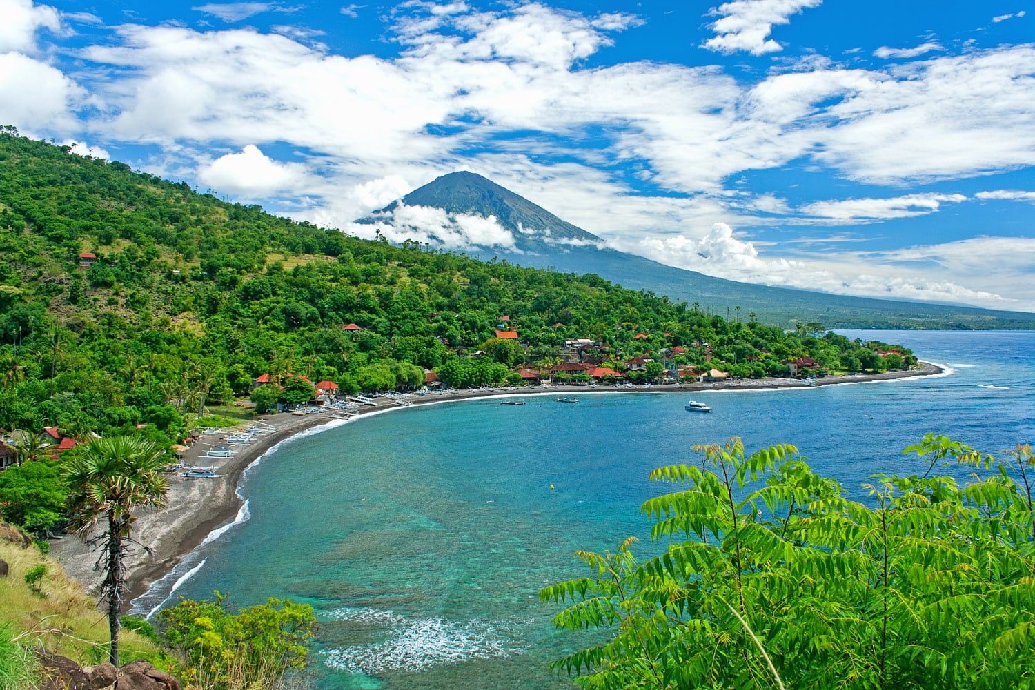 صورة من أبرز جزر أندونيسيا