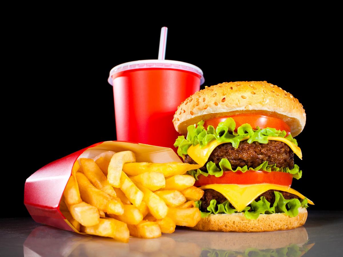 صورة اسعار وجبات ماكدونالدز السعودية 2022