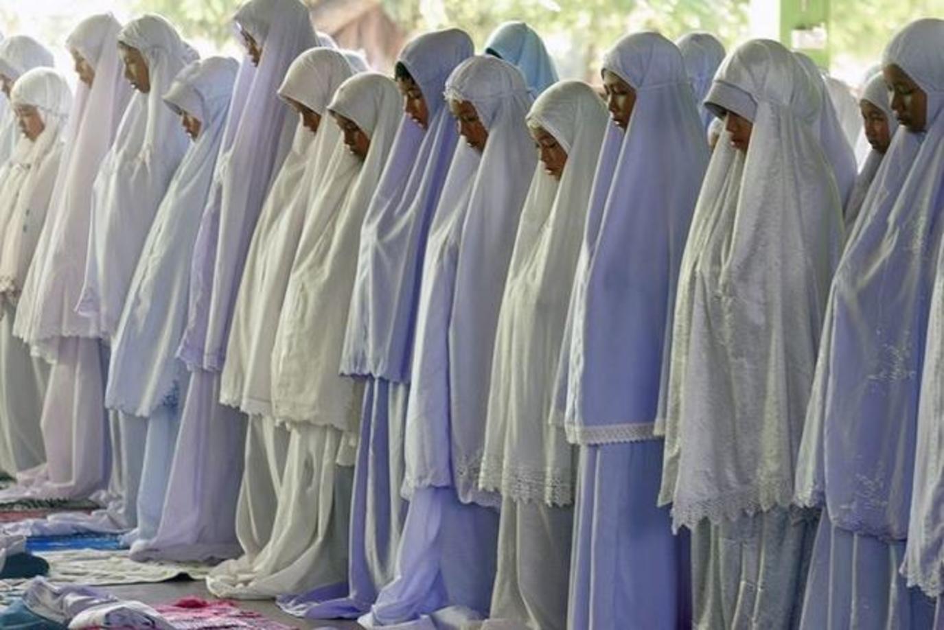 صورة صلاة العيد للنساء سنة بشروط، فما هي الشروط