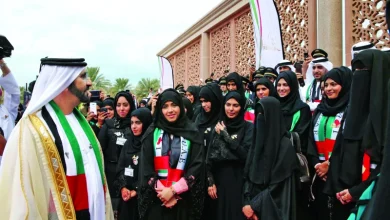 صورة وضح كيف يكون تمكين المرأة الإماراتية في مجتمع الإمارات