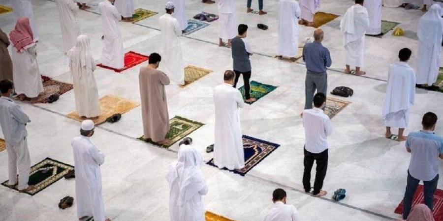صورة وش حكم رفع اليدين عند التكبير في صلاة العيد
