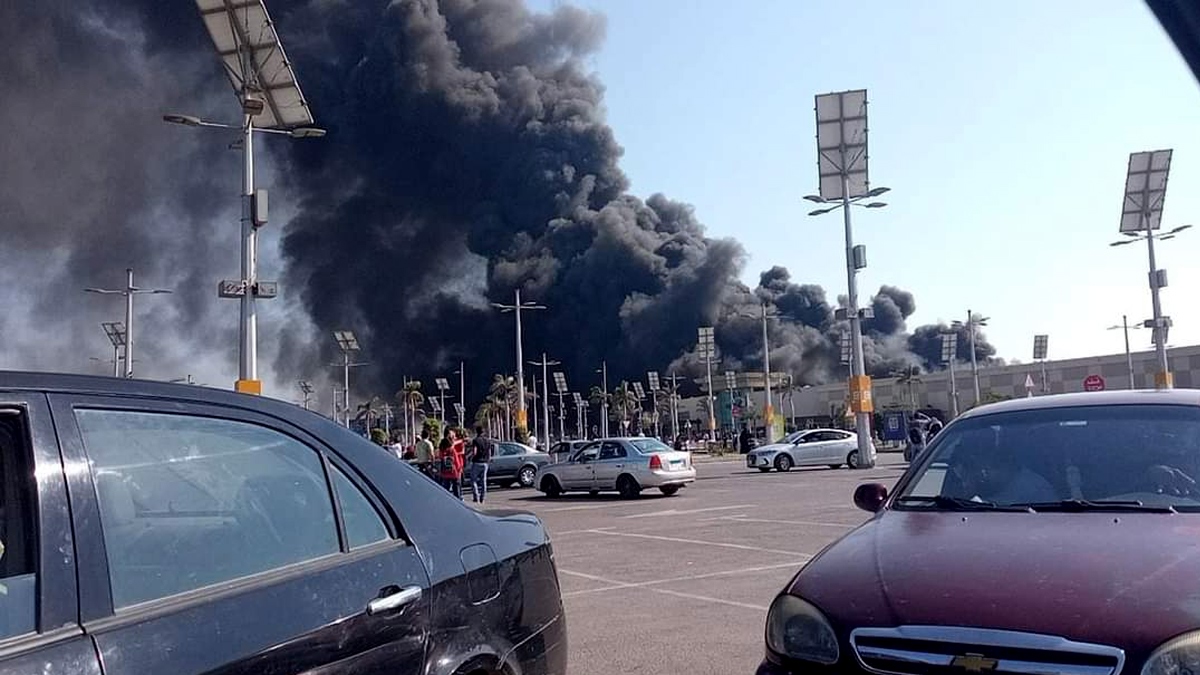 صورة سبب حريق كارفور الاسكندرية