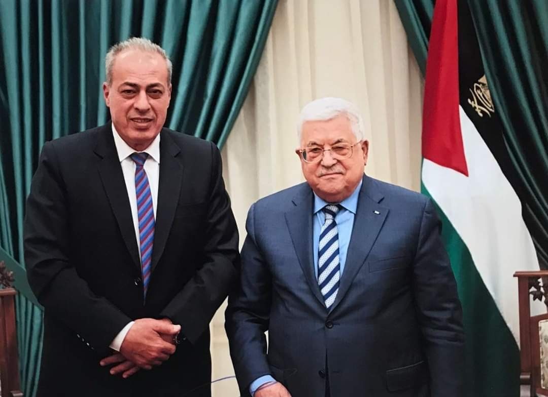 صورة رئيس جامعة الإسراء يلتقي فخامة الرئيس محمود عباس “أبو مازن”