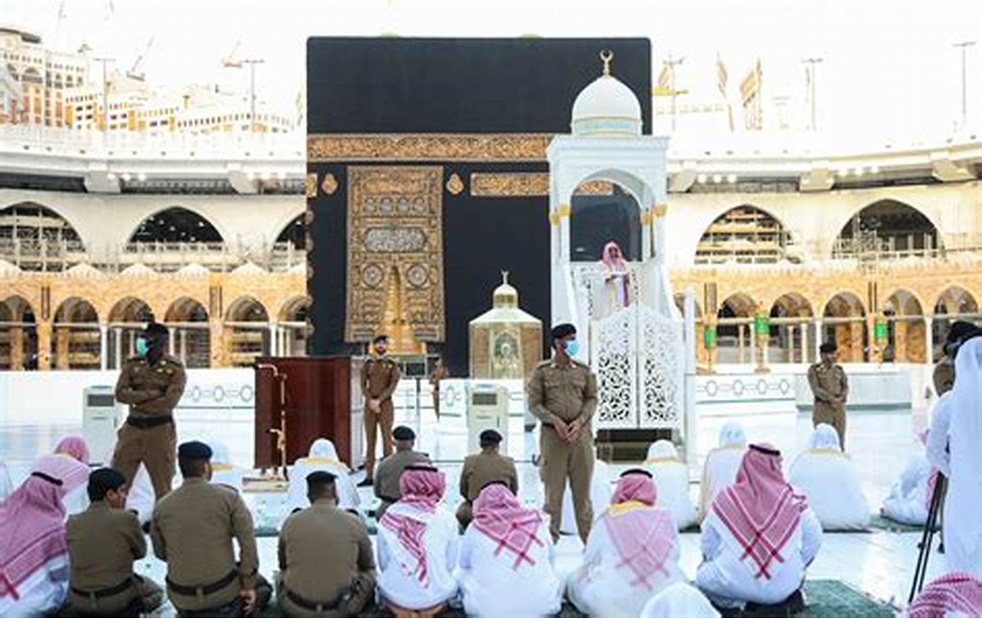 صورة أوقات صلاة عيد الفطر في مكة المكرمة 2022/1443