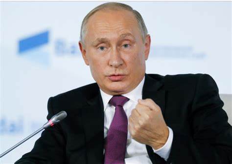 صورة بوتين يفرض حظرا شاملا على الدعاية للمثلية الجنسية