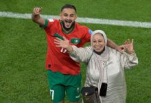 صورة حقيقة وفاة والدة اللاعب المغربي سفيان بوفال
