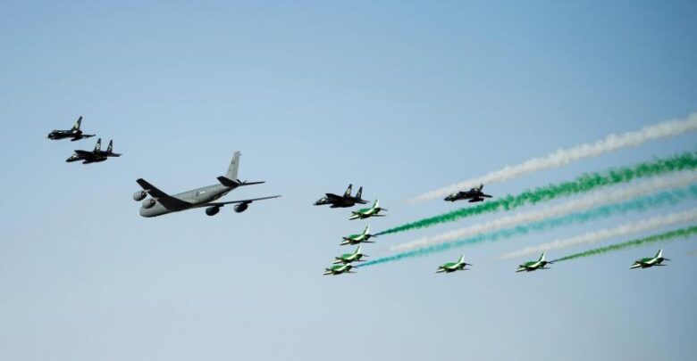 صورة موعد عرض الطائرات في اليوم الوطني في الطائف 92 الساعة كم