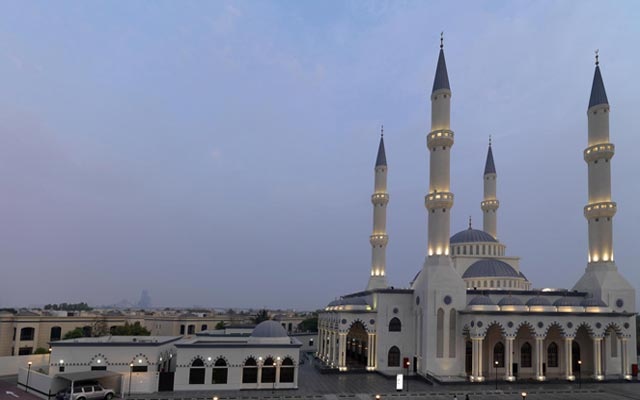 صورة المساجد التي تقام فيها صلاة عيد الفطر في فرنسا