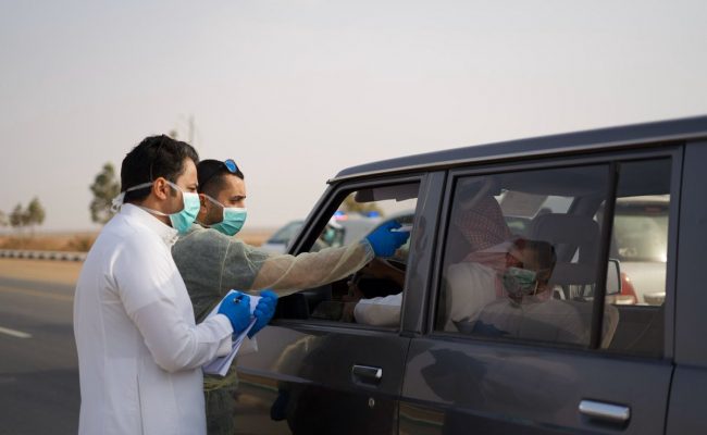 صورة آلية التطعيم بالسيارة جنوب محطة الرياض