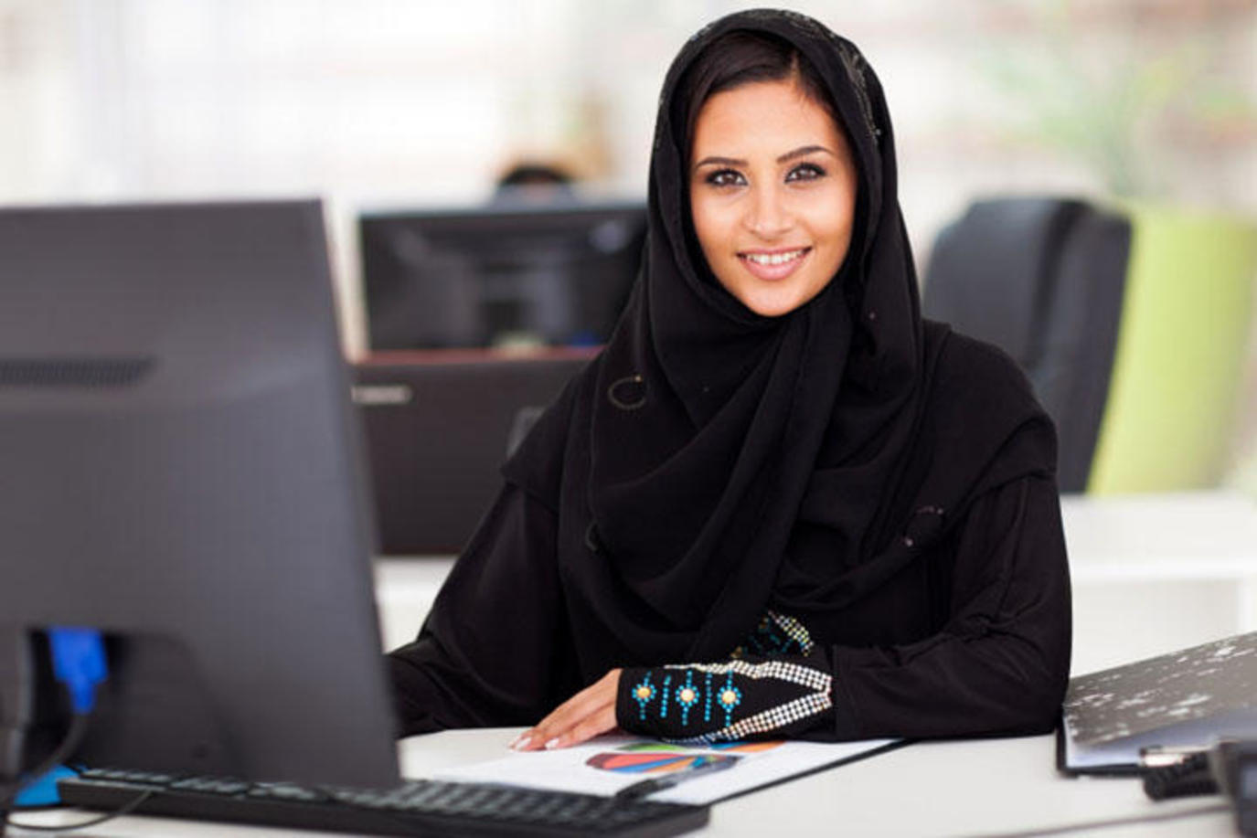 صورة الدكتورة ريما اليحيا يوجد 5000 وظيفة في القطاعين العام والخاص في السعودية