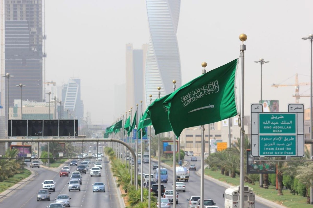 صورة السعودية تقرر توطين مهن التسويق والمهن الإدارية المساندة