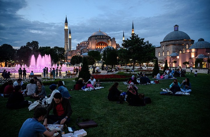 صورة اول يوم رمضان 2022 في تركيا