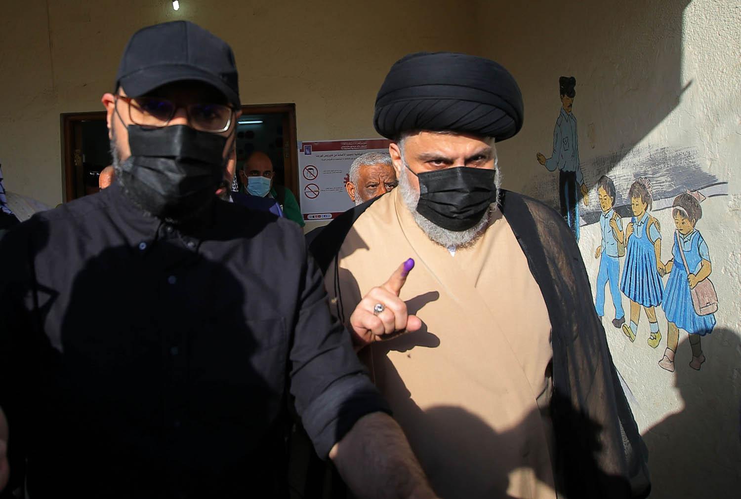 صورة بعد فوزه بالانتخابات التشريعية مقتدي الصدر يبتعد عن ايران ويطالب بحماية السيادة العراقية