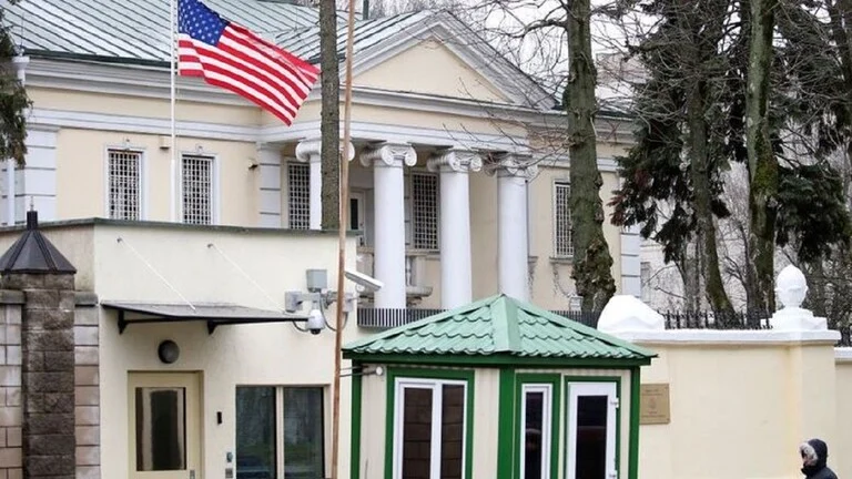 صورة أمريكا تتخذ قرارات مفاجئة بشأن سفارتها في بيلاروسيا