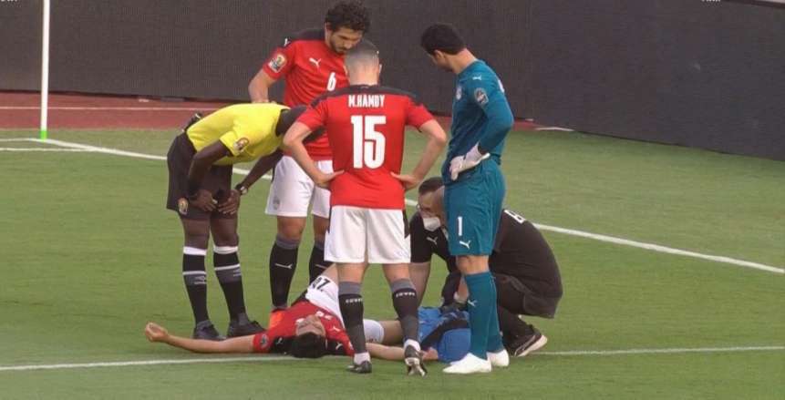 صورة يسبب حدوث إصابة في كاحل القدم للاعب كرة قدم قلة في كفاءة عمل الهيكل المحوري لديه.