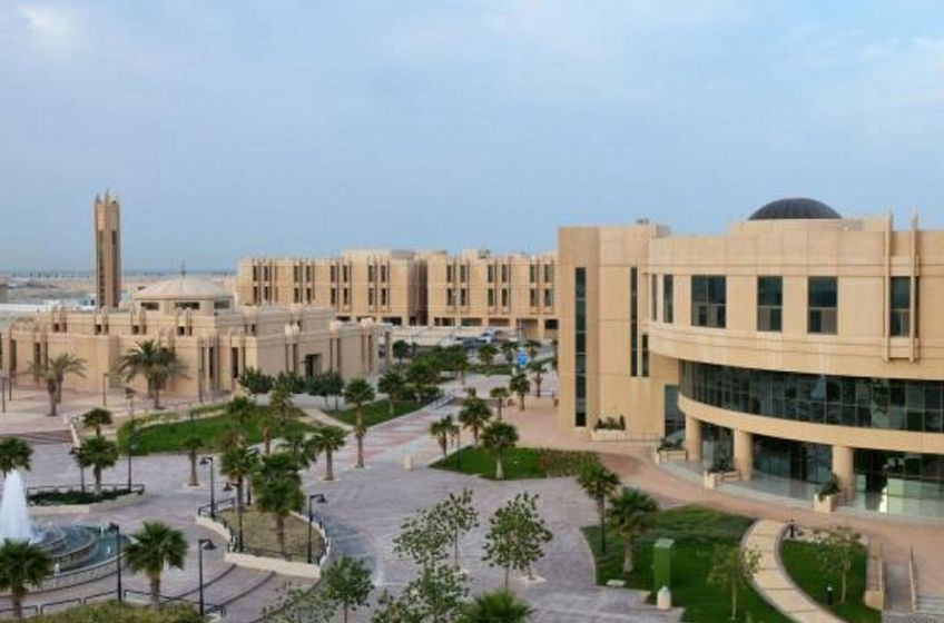 صورة أول من أنشأ جامعة في المملكة العربية السعودية هو