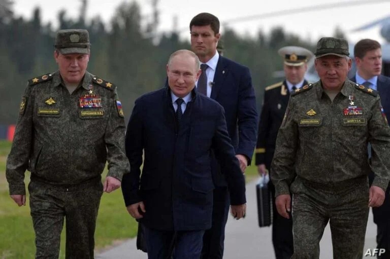 صورة بوتين يحدد شروطه لوقف العملية العسكرية في أوكرانيا