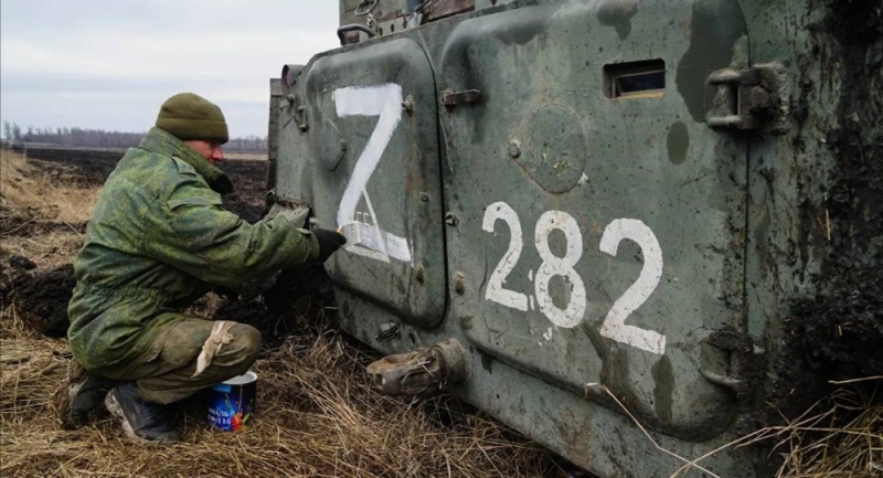صورة وزارة الدفاع الروسية تكشف سر وضع علامات V و Z على دباباتها