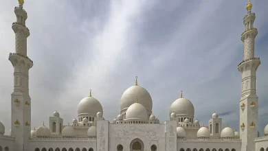 صورة كم يبلغ ارتفاع مآذن جامع الشيخ زايد الكبير بـأبوظبي؟