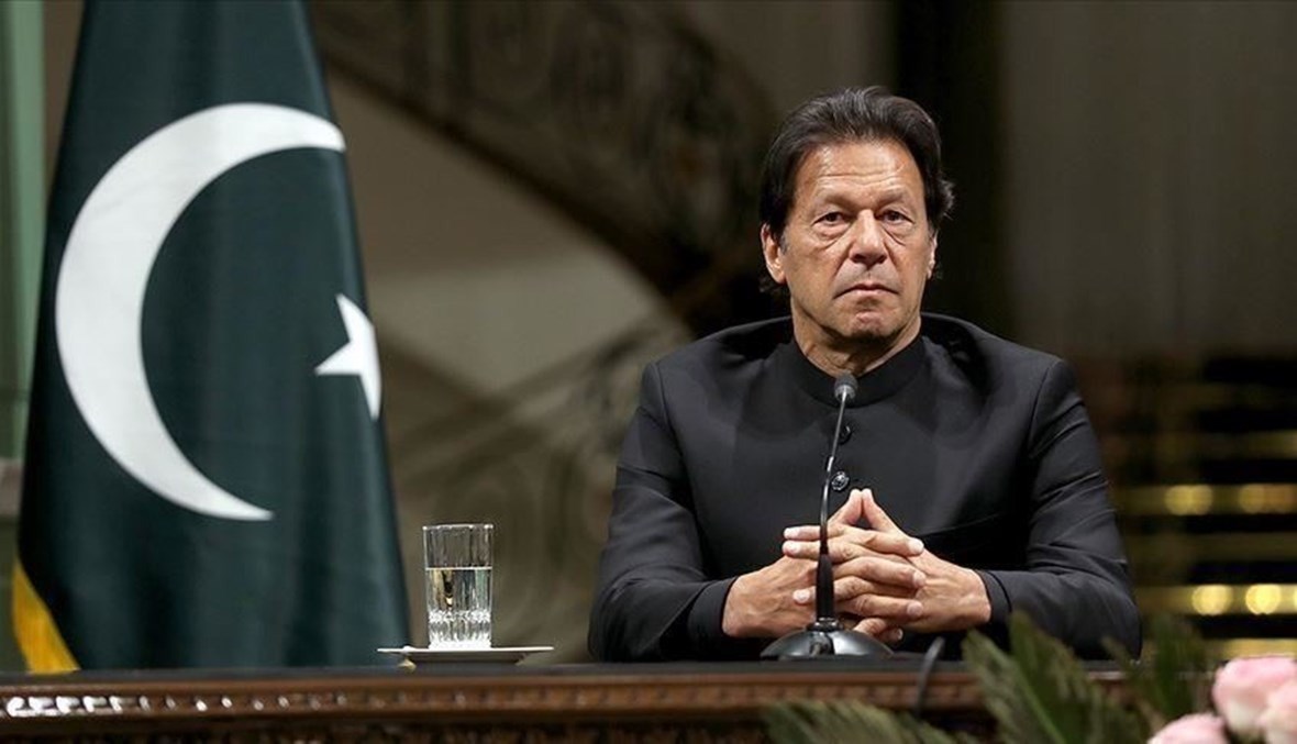 صورة كيف علق عمران خان بعد حجب الثقة عنه وإقالته من منصب رئيس الوزراء باكستان
