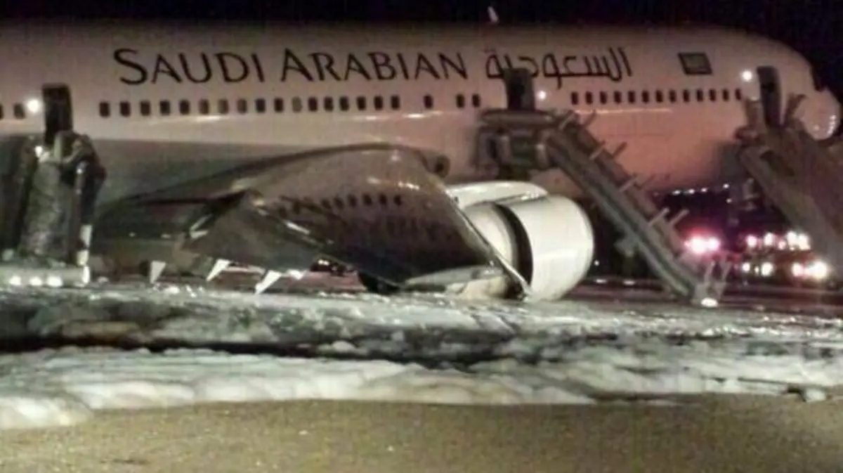 صورة ما سبب سقوط الطائرة السعودية في الرياض