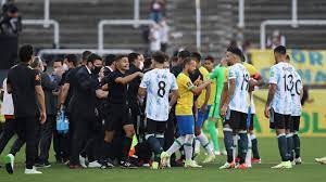 صورة سبب توقف مباراة البرازيل والارجنتين