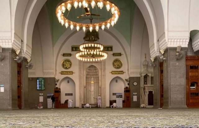 صورة من المسؤول عن فتح المسجد واغلاقه